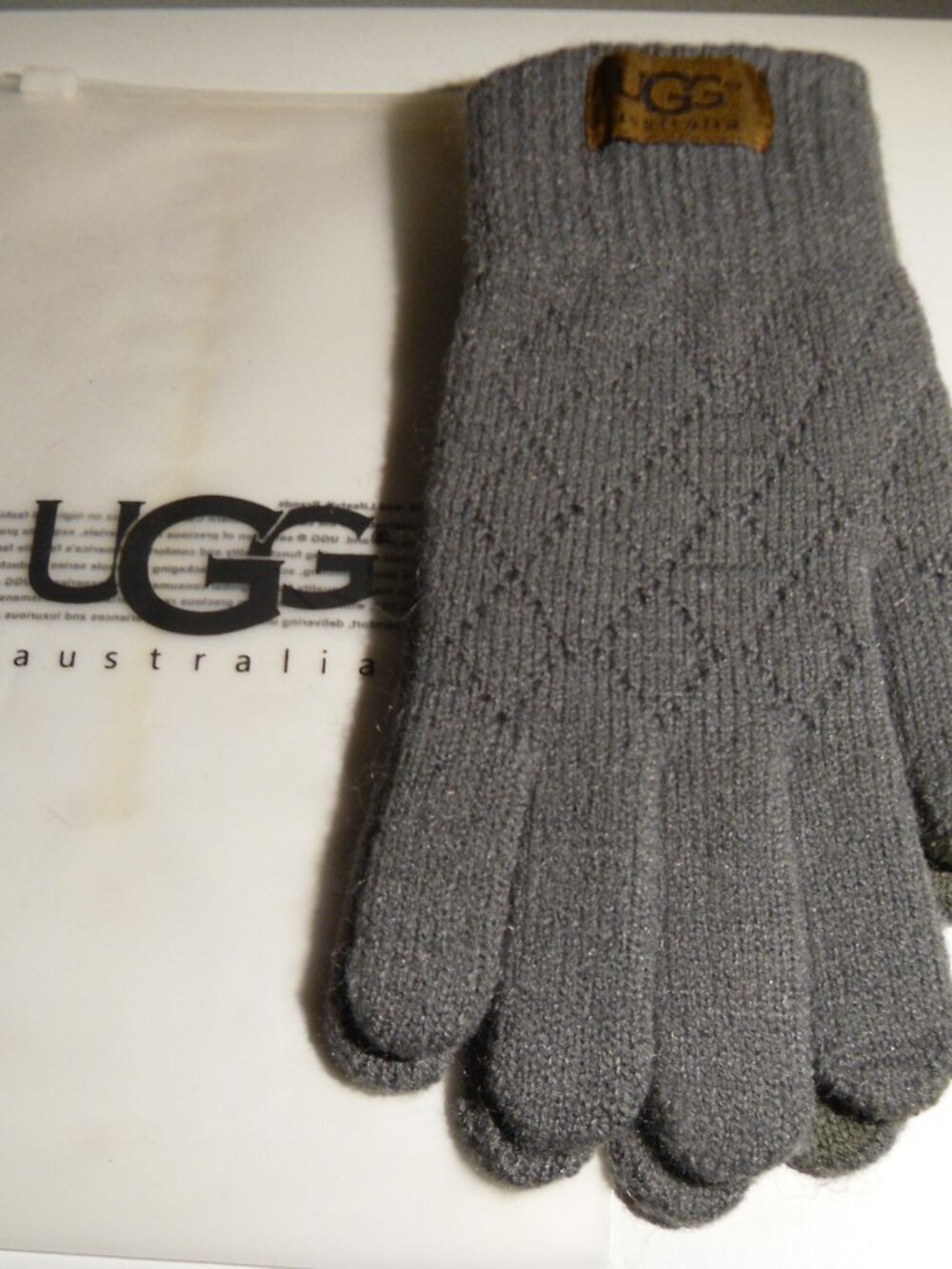 UGG women's gloves GRAY NEW